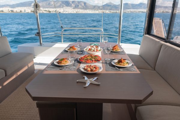 Crewed Bali 4.6_Mykonos_lunch