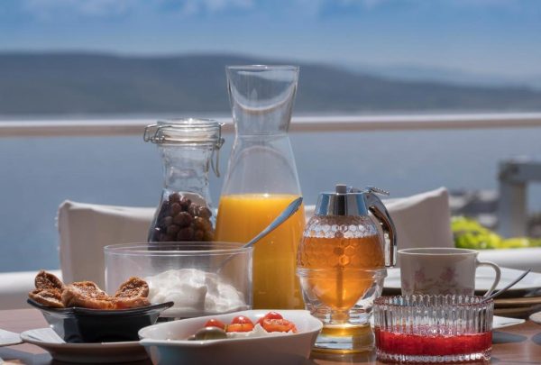 Villa 7_breakfast