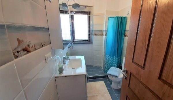 Villa 8_bathroom 1