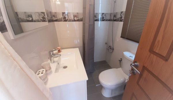 Villa 8_bathroom 2