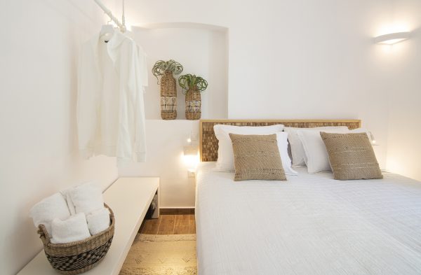 Historical Mykonos Town Superior Apartment — изображение 20