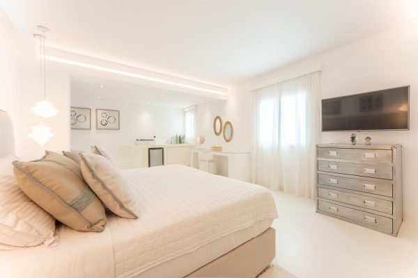 Luxury Villa 2 Kanalia Mykonos - Image 31