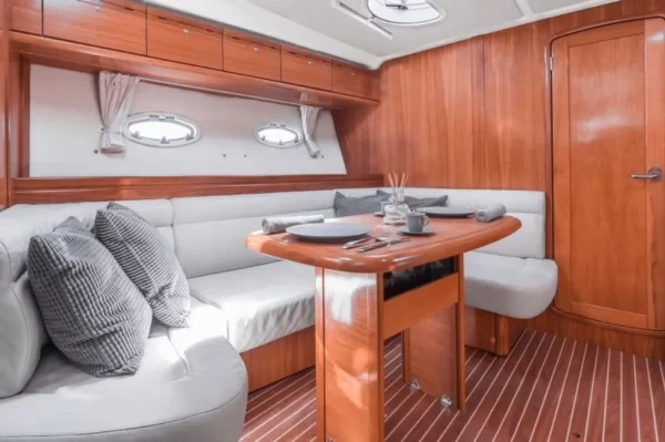 Bavaria 37 Sport - Image 9