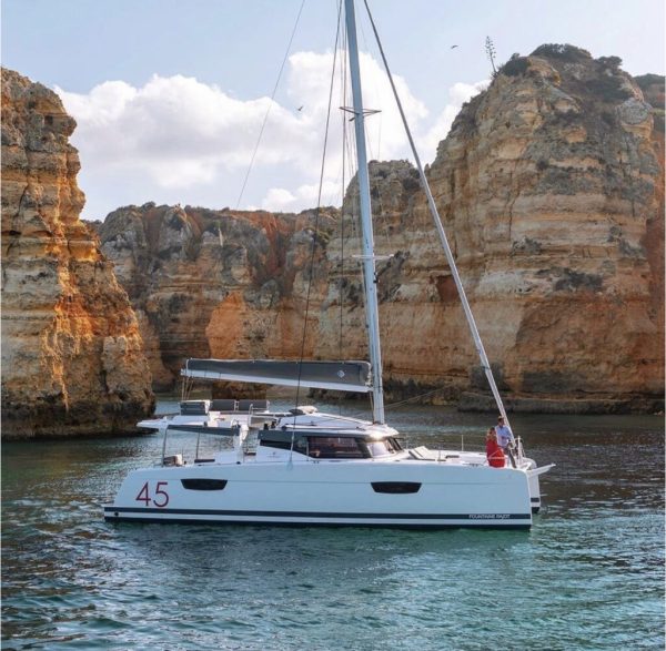 Catamaran Fountaine Pajot 45 - Image 3