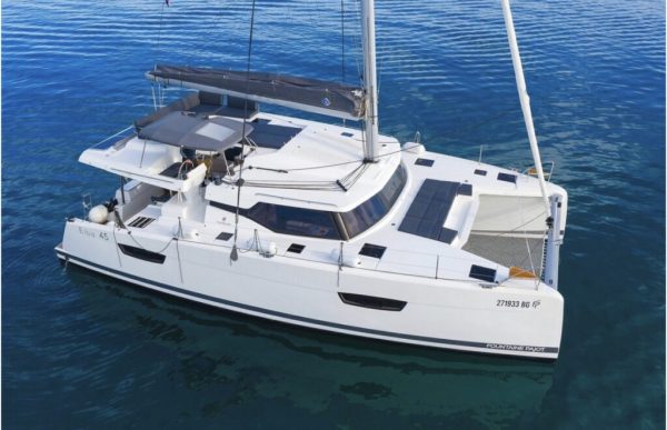 Catamaran Fountaine Pajot 45 - Image 4