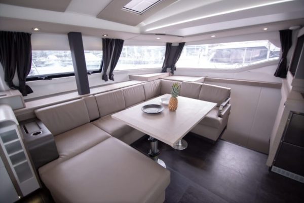 Catamaran Fountaine Pajot 45 - Image 7