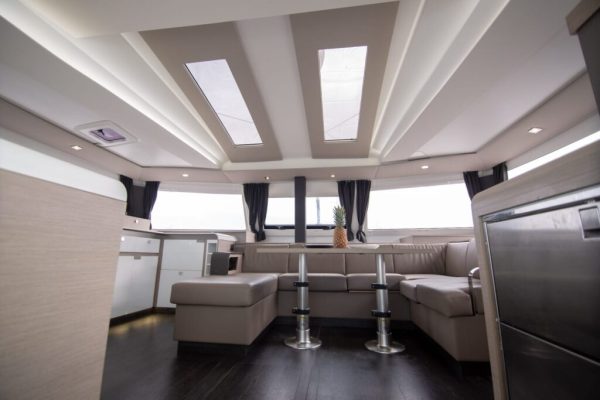 Catamaran Fountaine Pajot 45 - Image 8