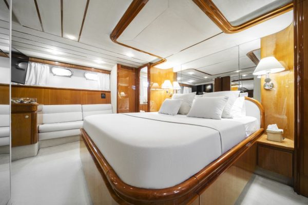 Ferretti 68 - Image 13