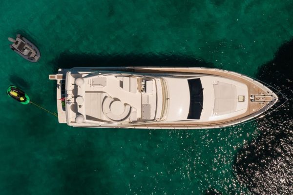 Ferretti 68