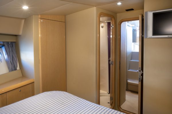 Ferretti Flybridge 46 - Image 10