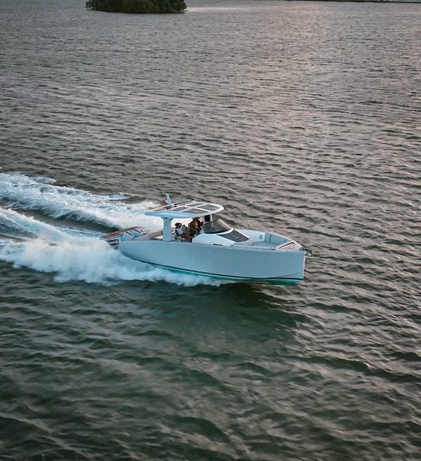 Tesoro 40 Outboard - Image 2
