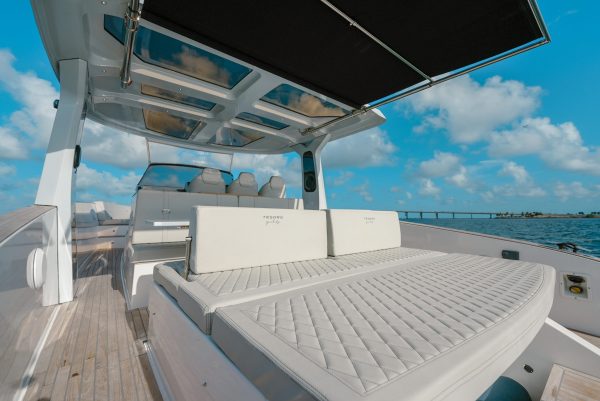 Tesoro 40 Outboard - Image 8