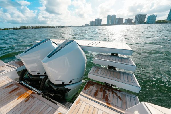 Tesoro 40 Outboard - Image 9
