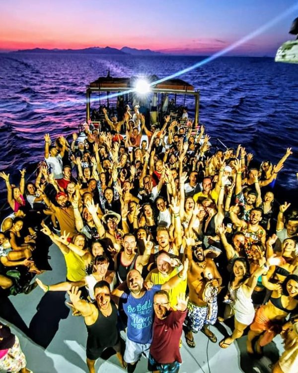 Party Boat - Image 2