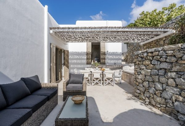 Cycladic Villa in Mykonos Chora - Image 3